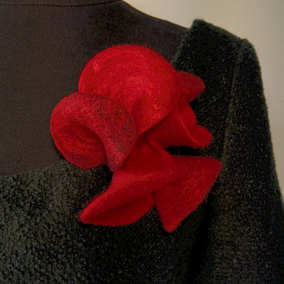 Tyyni Tyyni rintakoru 05 