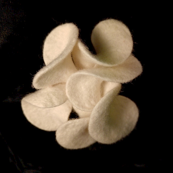 Tyyni Tyyni rintakoru 28